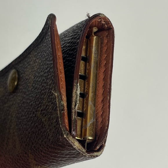 Louis Vuitton Monogram Key Case - Picture 6 of 12